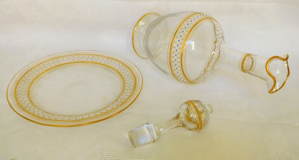 Carafe à vin orientaliste en cristal de Baccarat doré et émaillé - époque fin XIXe siècle vers 1890